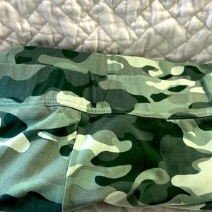 Lands, End, Large Starfish, Crop Pant Camo Green Variaton Color